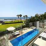 Villa Cyan